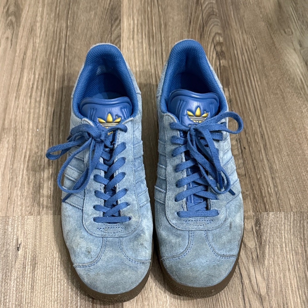 adidas Men’s Blue Suede Low-Top Sneakers size 8.5